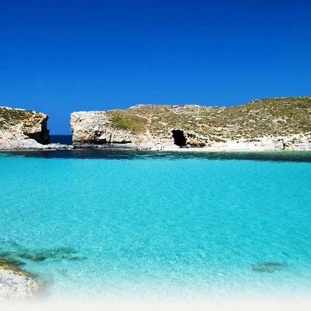 Deluxe Apartment Steps To St George'S Bay Saint Julian's 외부 사진