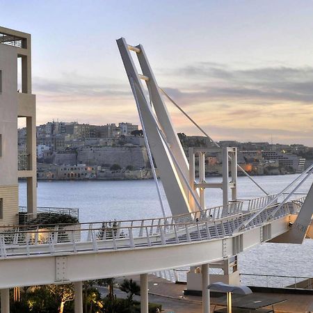 Deluxe Apartment Steps To St George'S Bay Saint Julian's 외부 사진