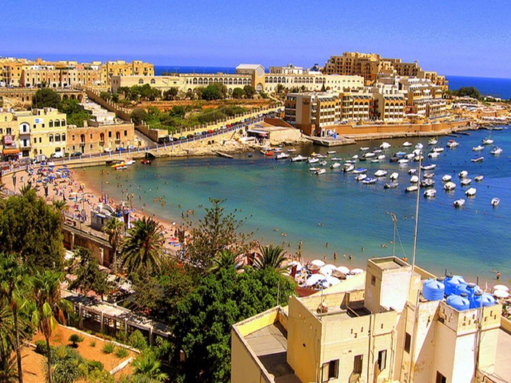 Deluxe Apartment Steps To St George'S Bay Saint Julian's 외부 사진