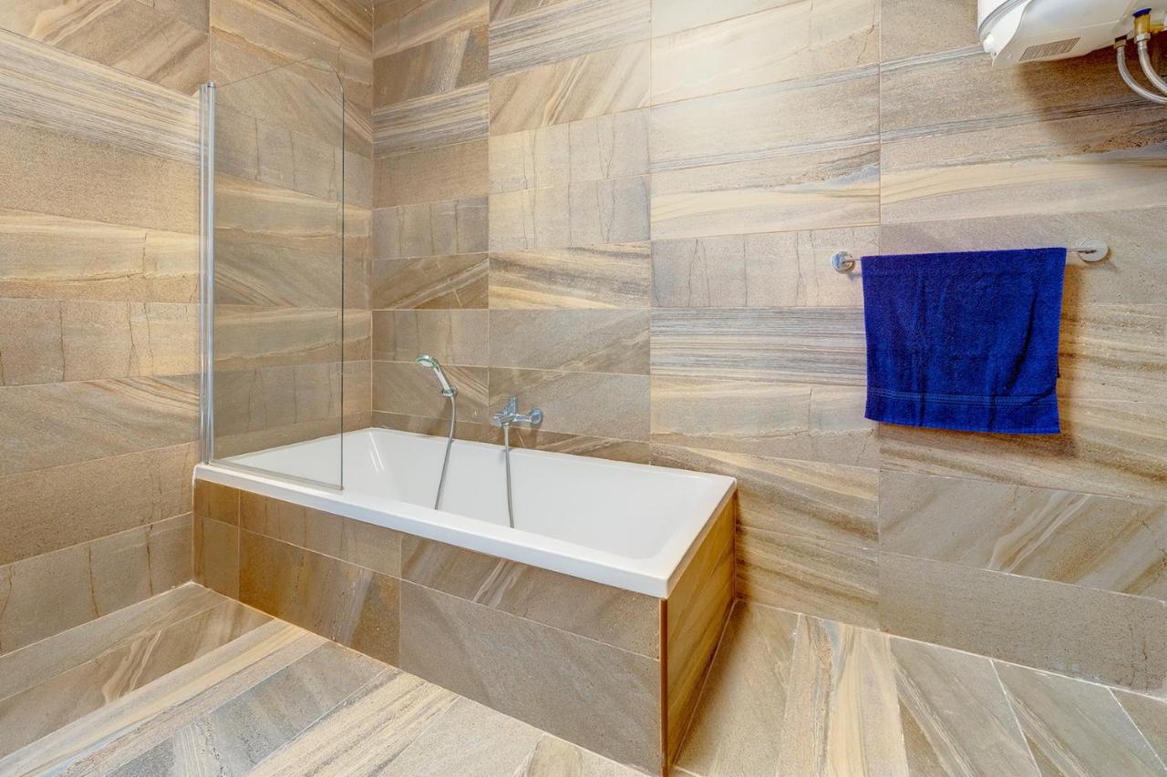 Deluxe Apartment Steps To St George'S Bay Saint Julian's 외부 사진
