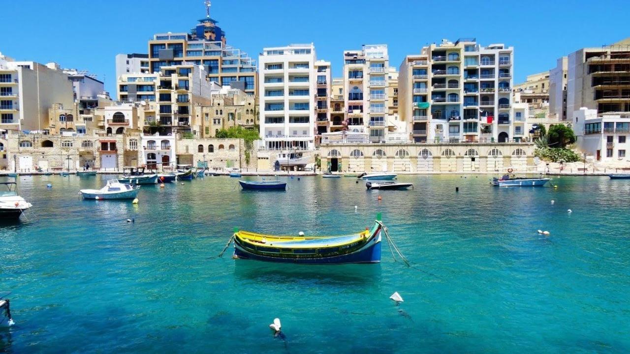 Deluxe Apartment Steps To St George'S Bay Saint Julian's 외부 사진