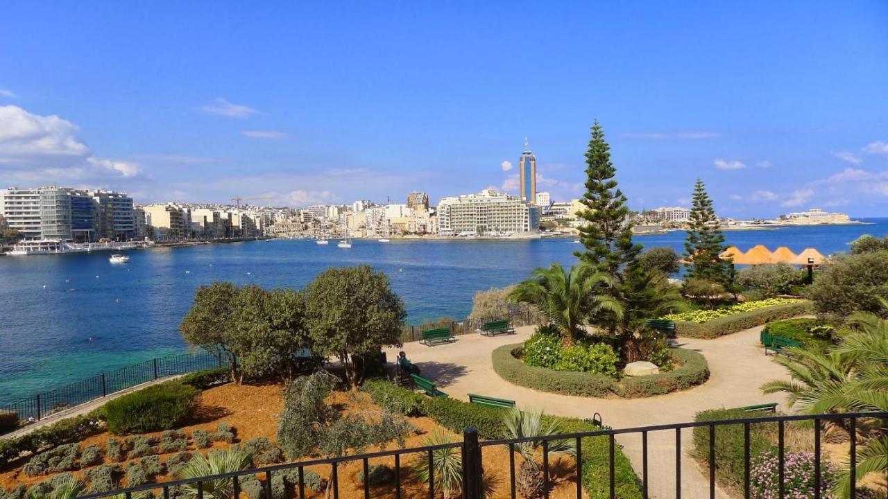 Deluxe Apartment Steps To St George'S Bay Saint Julian's 외부 사진